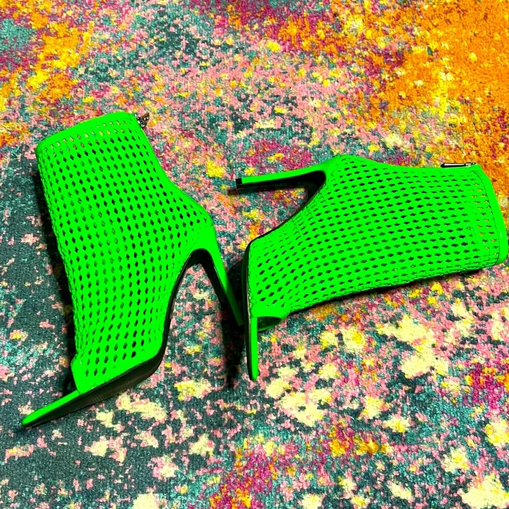 New Cape Robbin NEON GREEN BOOT WOVEN PATTERN HEELS - Picture 13 of 17